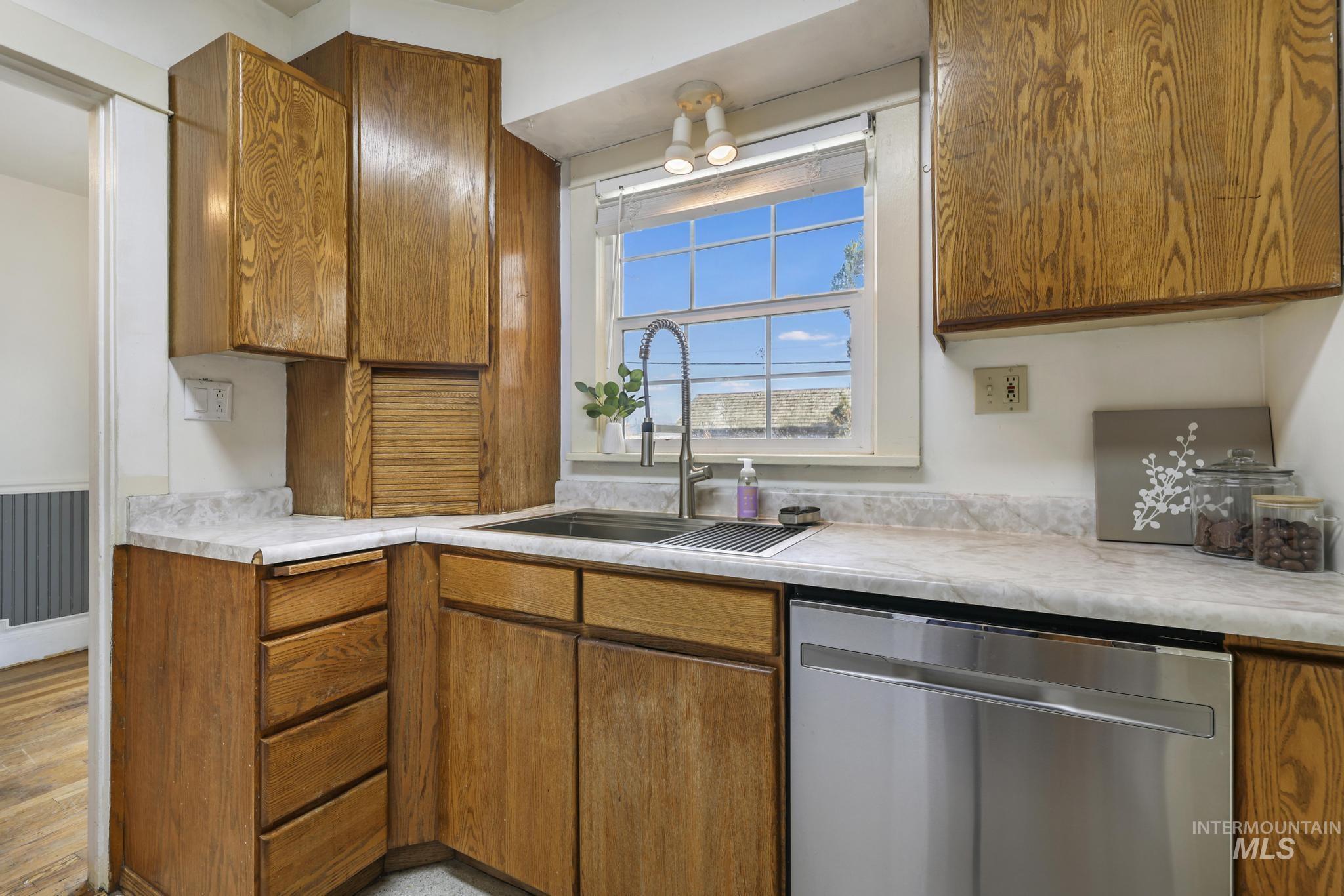 302 Nevada Street, Gooding, Idaho 83330, 4 Bedrooms, 2 Bathrooms, Residential For Sale, Price $315,000,MLS 98969654