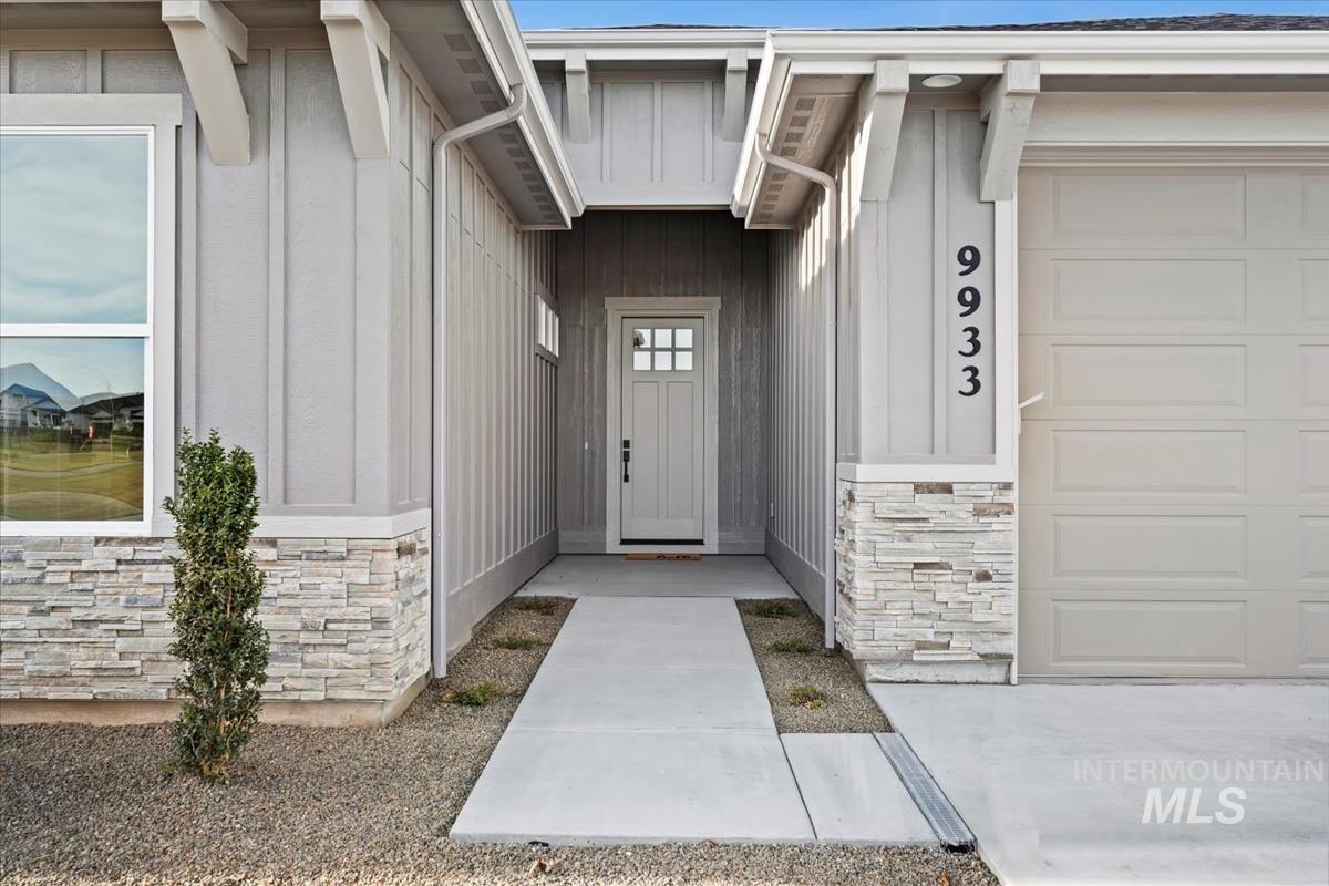 9933 S Peregrine Falcon Ave, Nampa, Idaho 83686, 3 Bedrooms, 2 Bathrooms, Residential For Sale, Price $889,900, 98969656