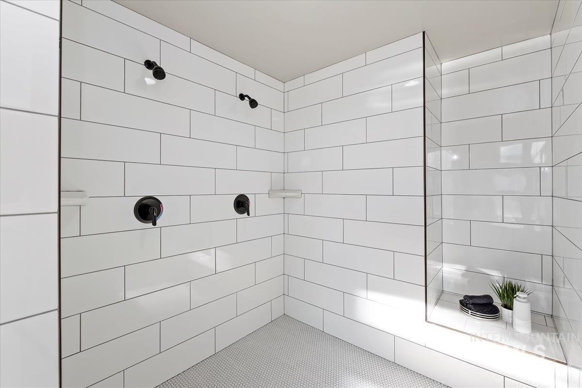 9933 S Peregrine Falcon Ave, Nampa, Idaho 83686, 3 Bedrooms, 2 Bathrooms, Residential For Sale, Price $889,900, 98969656