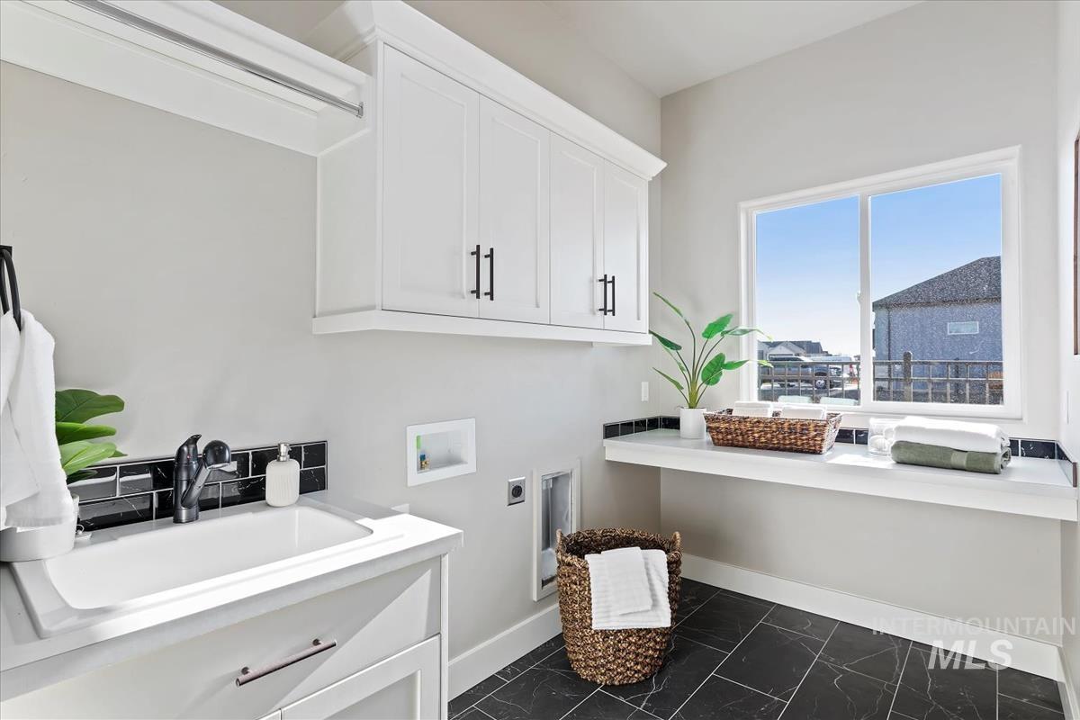 9933 S Peregrine Falcon Ave, Nampa, Idaho 83686, 3 Bedrooms, 2 Bathrooms, Residential For Sale, Price $889,900, 98969656