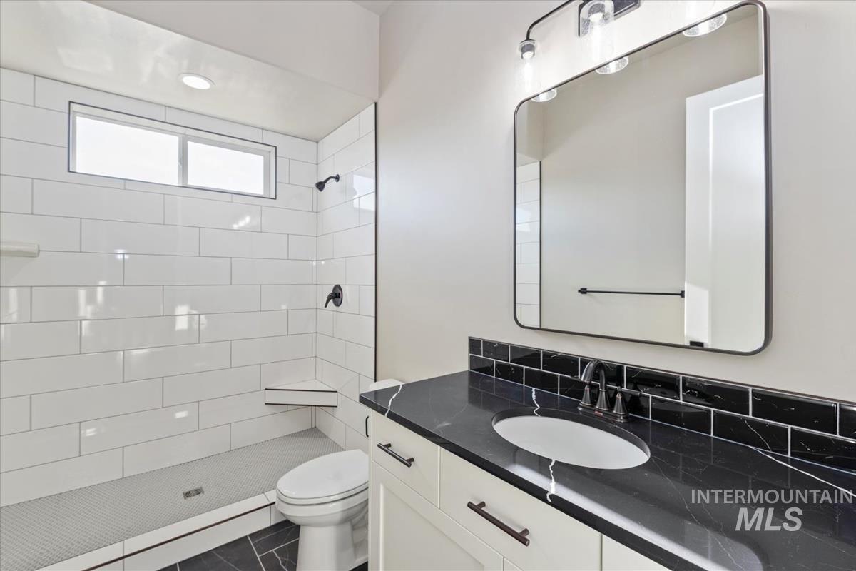 9933 S Peregrine Falcon Ave, Nampa, Idaho 83686, 3 Bedrooms, 2 Bathrooms, Residential For Sale, Price $889,900, 98969656