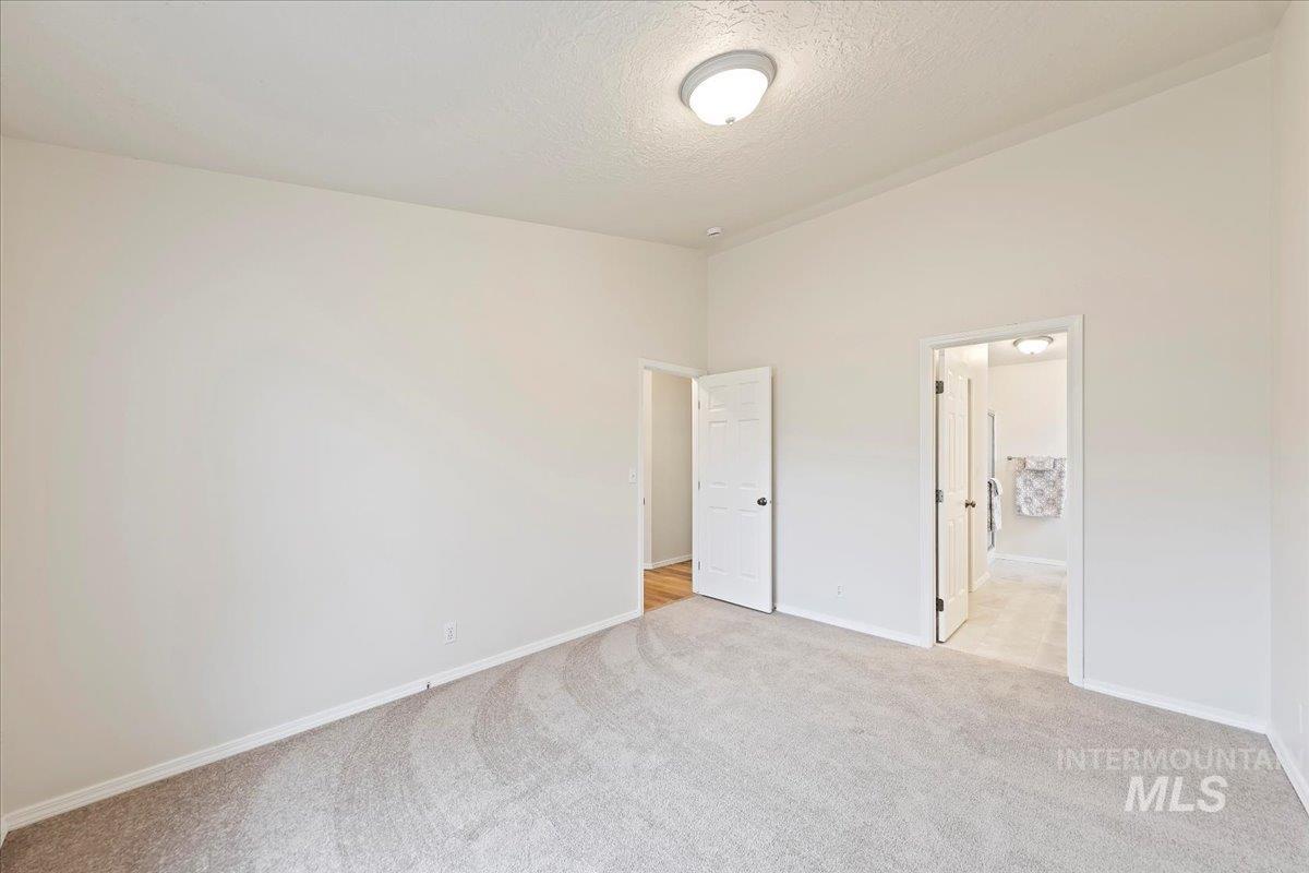 13x11 Spacious Master EnSuite!