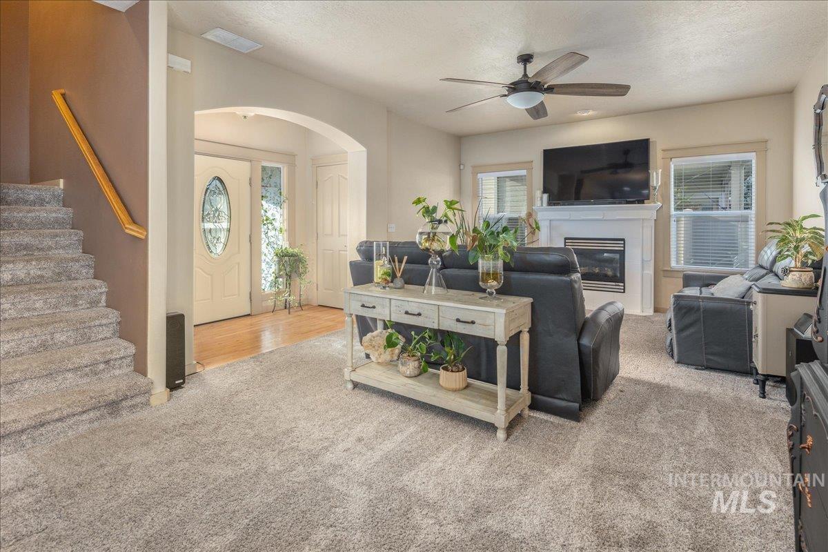 1524 W Loretta St, Meridian, Idaho 83646, 3 Bedrooms, 2.5 Bathrooms, Residential For Sale, Price $528,000, 98969659