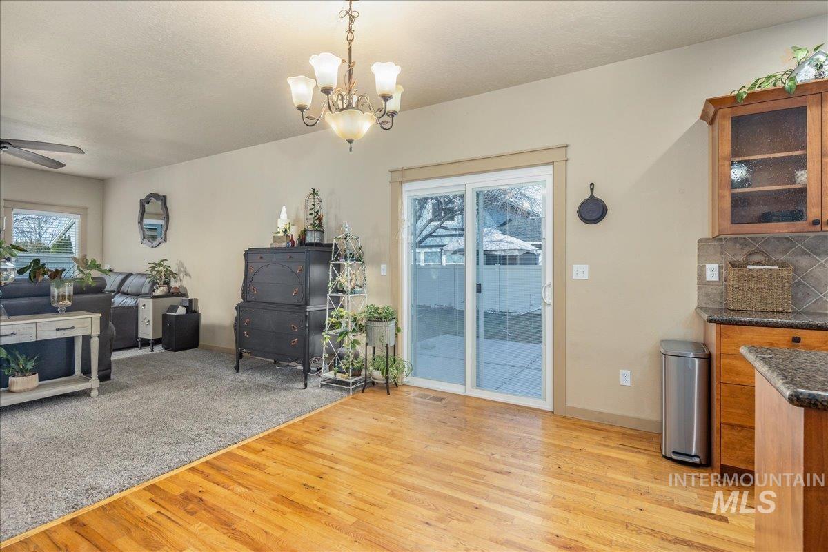 1524 W Loretta St, Meridian, Idaho 83646, 3 Bedrooms, 2.5 Bathrooms, Residential For Sale, Price $528,000,MLS 98969659