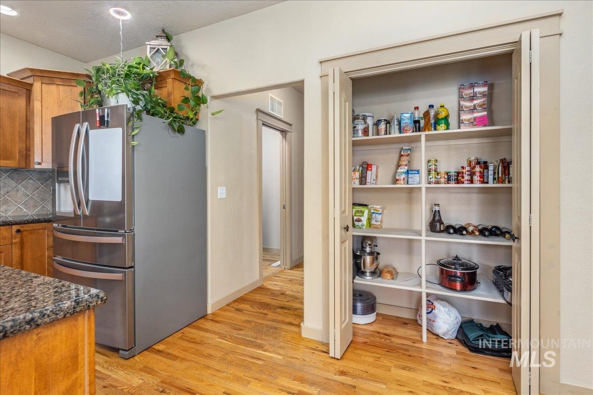 1524 W Loretta St, Meridian, Idaho 83646, 3 Bedrooms, 2.5 Bathrooms, Residential For Sale, Price $528,000, 98969659