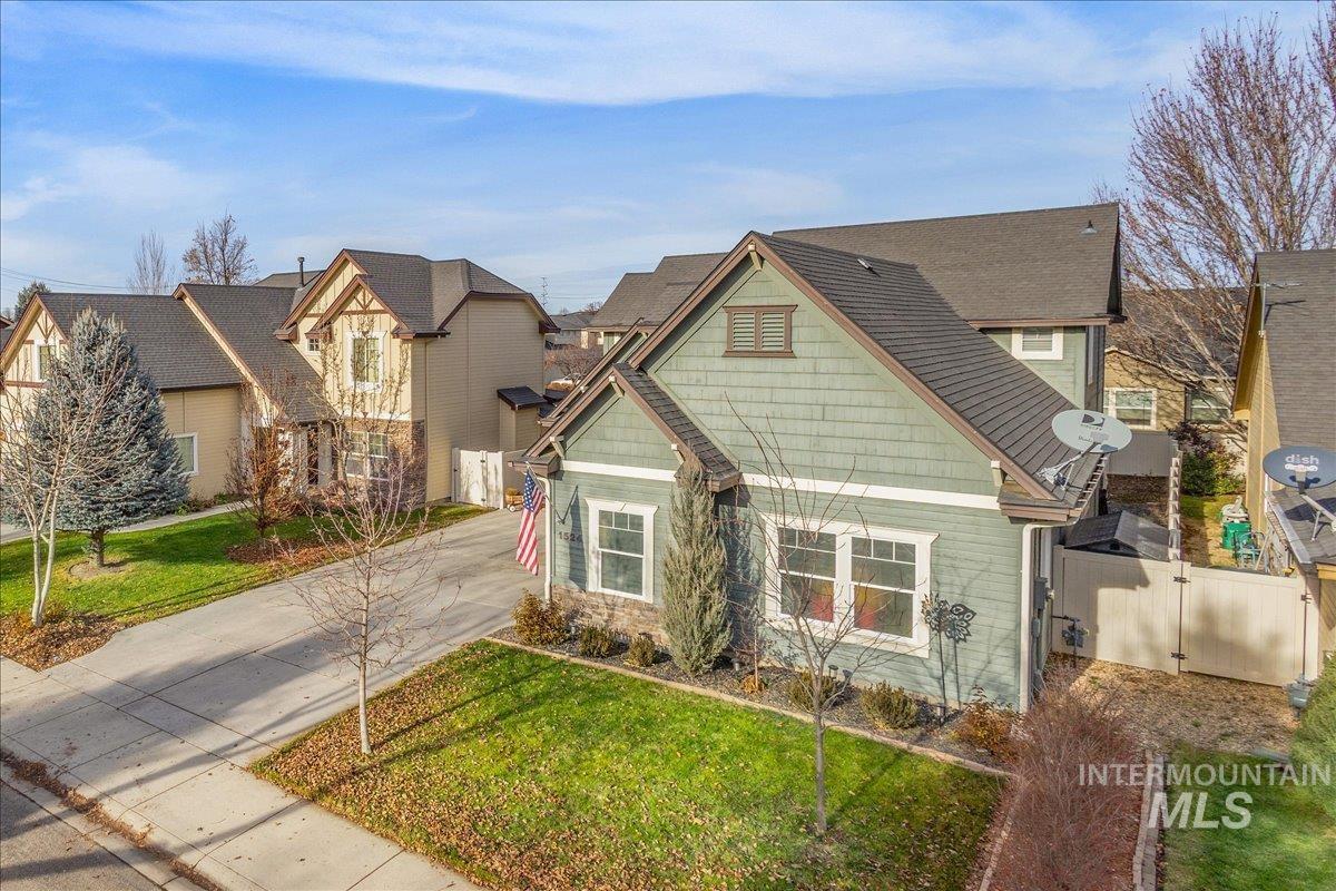 1524 W Loretta St, Meridian, Idaho 83646, 3 Bedrooms, 2.5 Bathrooms, Residential For Sale, Price $528,000, 98969659