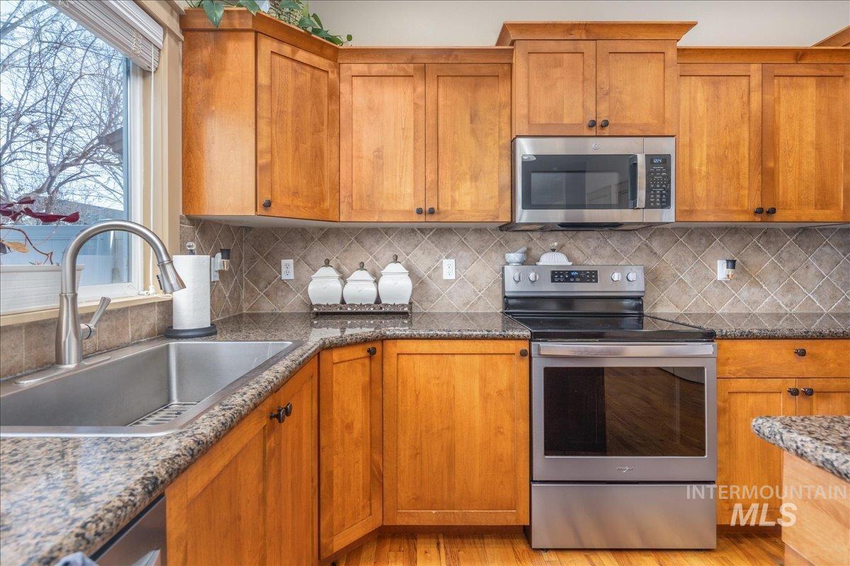 1524 W Loretta St, Meridian, Idaho 83646, 3 Bedrooms, 2.5 Bathrooms, Residential For Sale, Price $528,000, 98969659