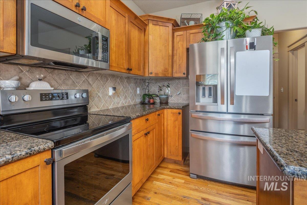 1524 W Loretta St, Meridian, Idaho 83646, 3 Bedrooms, 2.5 Bathrooms, Residential For Sale, Price $528,000,MLS 98969659