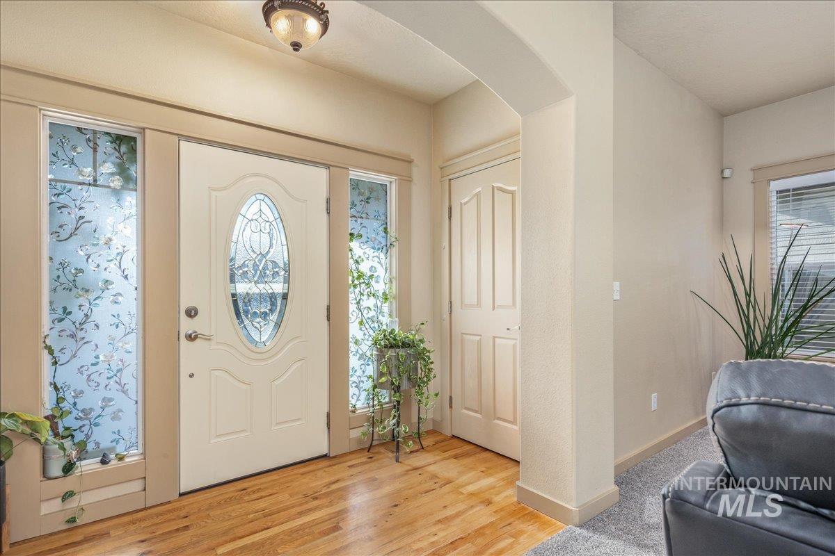 1524 W Loretta St, Meridian, Idaho 83646, 3 Bedrooms, 2.5 Bathrooms, Residential For Sale, Price $528,000, 98969659