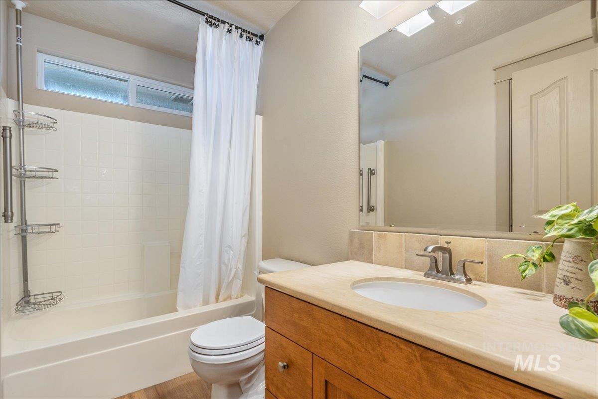 1524 W Loretta St, Meridian, Idaho 83646, 3 Bedrooms, 2.5 Bathrooms, Residential For Sale, Price $528,000,MLS 98969659