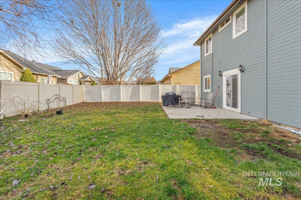 1524 W Loretta St, Meridian, Idaho 83646, 3 Bedrooms, 2.5 Bathrooms, Residential For Sale, Price $528,000,MLS 98969659
