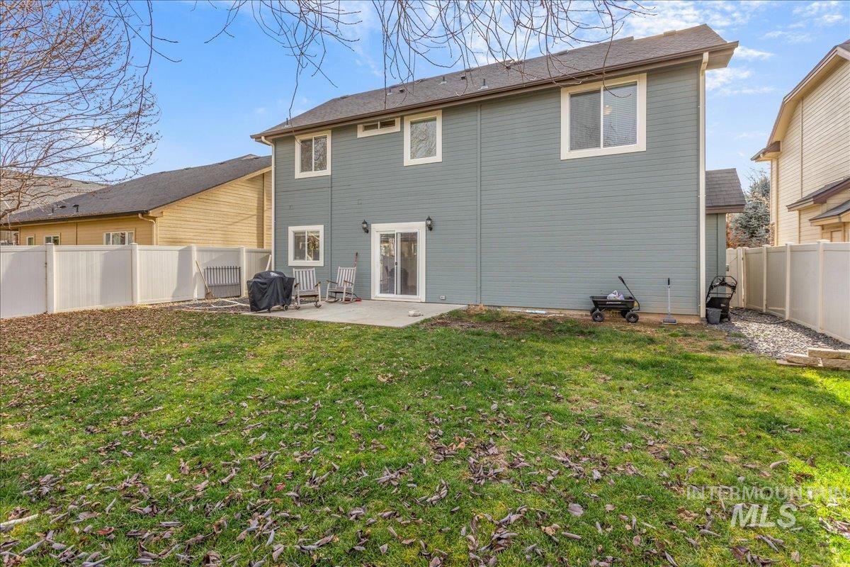 1524 W Loretta St, Meridian, Idaho 83646, 3 Bedrooms, 2.5 Bathrooms, Residential For Sale, Price $528,000,MLS 98969659