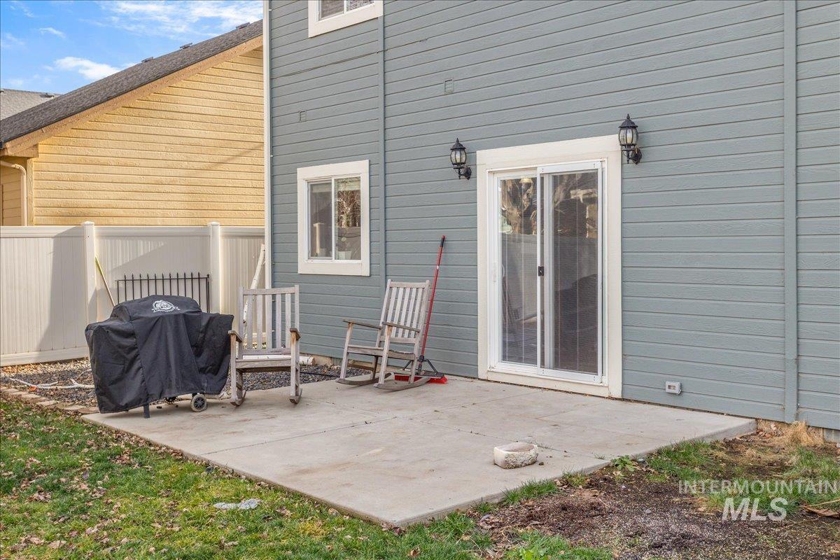 1524 W Loretta St, Meridian, Idaho 83646, 3 Bedrooms, 2.5 Bathrooms, Residential For Sale, Price $528,000, 98969659