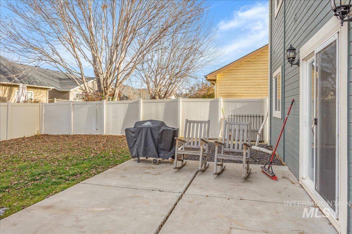 1524 W Loretta St, Meridian, Idaho 83646, 3 Bedrooms, 2.5 Bathrooms, Residential For Sale, Price $528,000,MLS 98969659