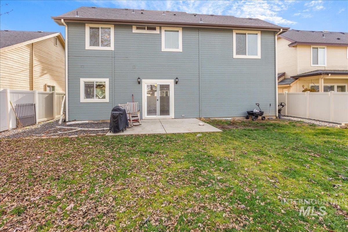 1524 W Loretta St, Meridian, Idaho 83646, 3 Bedrooms, 2.5 Bathrooms, Residential For Sale, Price $528,000, 98969659