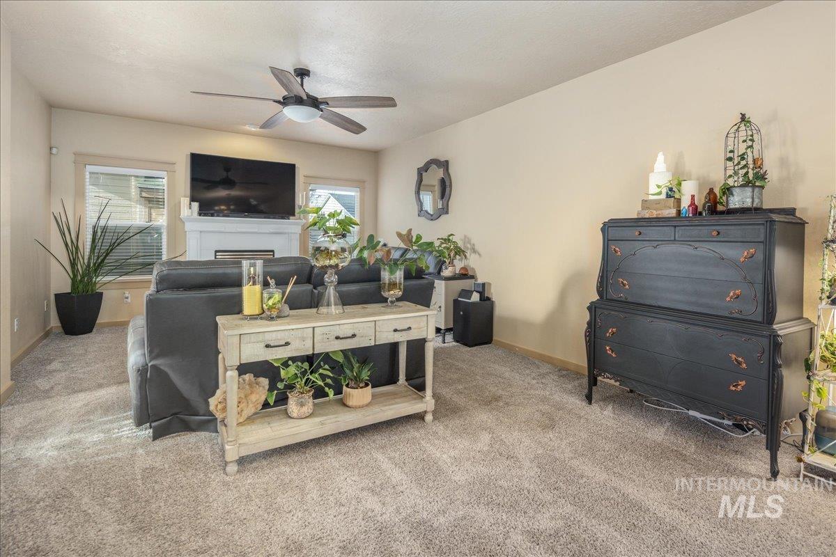 1524 W Loretta St, Meridian, Idaho 83646, 3 Bedrooms, 2.5 Bathrooms, Residential For Sale, Price $528,000, 98969659