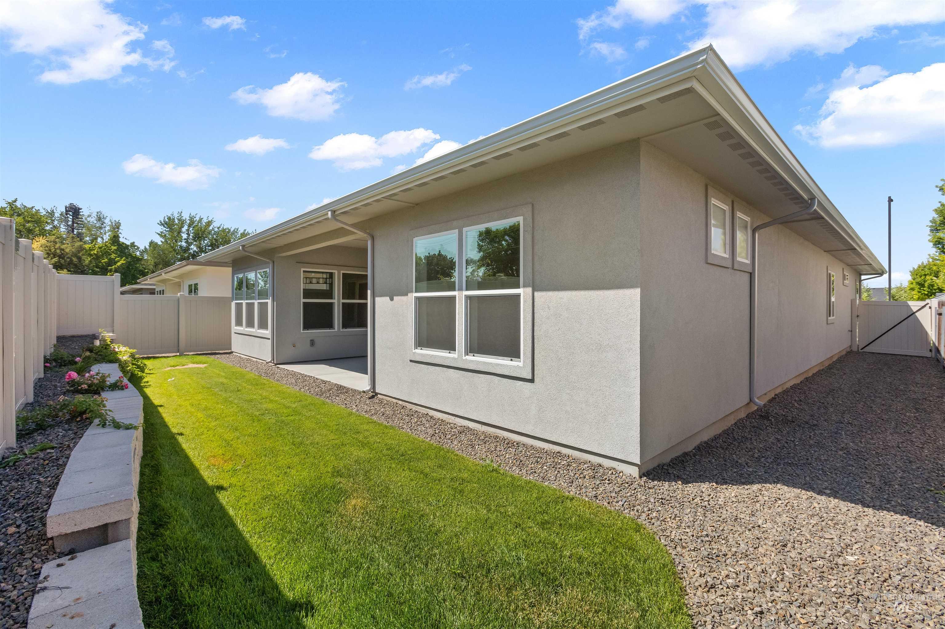 1801 E Grayson St., Meridian, Idaho 83642, 3 Bedrooms, 2 Bathrooms, Residential For Sale, Price $524,900, 98969660