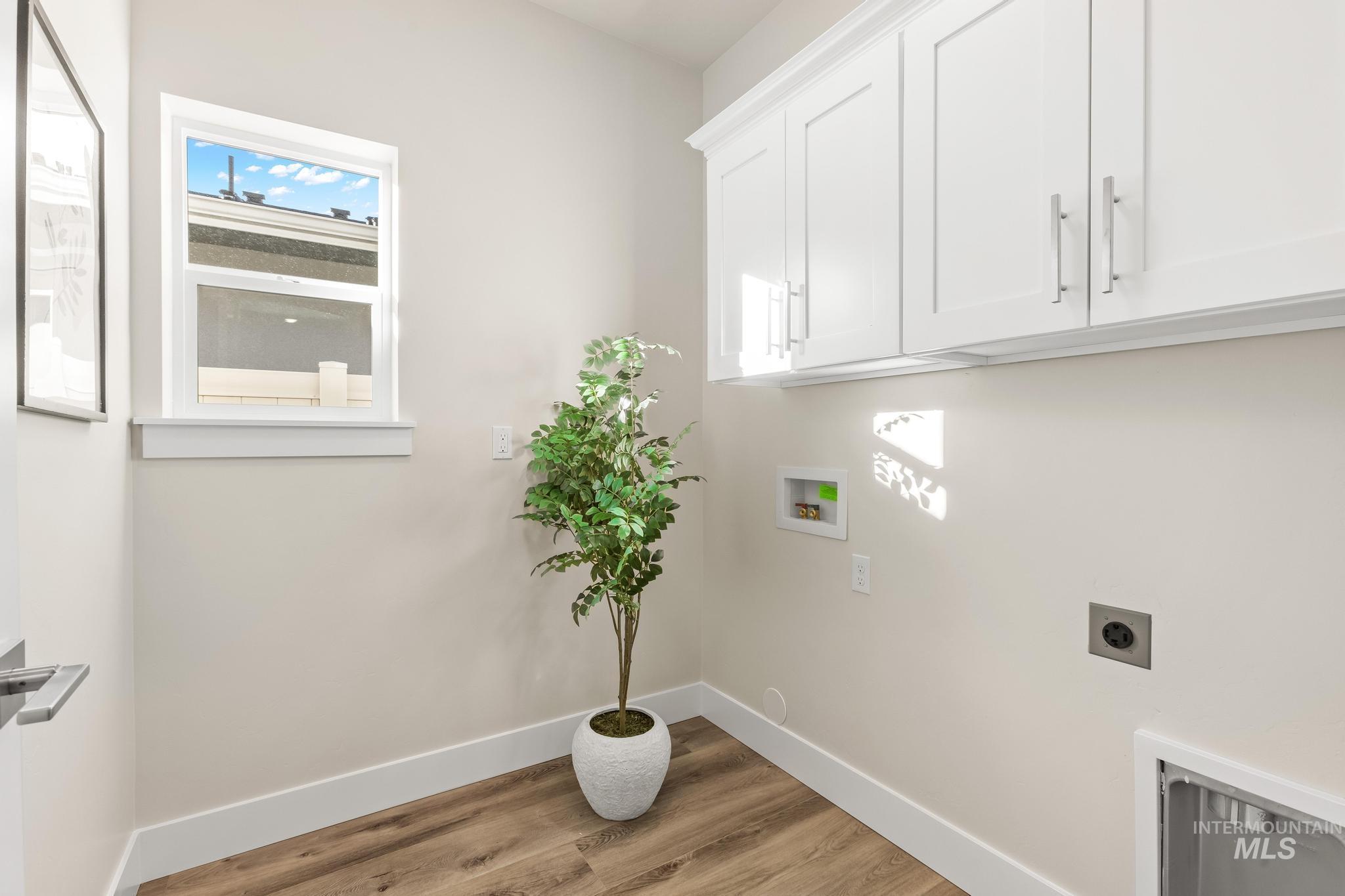 1801 E Grayson St., Meridian, Idaho 83642, 3 Bedrooms, 2 Bathrooms, Residential For Sale, Price $509,900,MLS 98969660