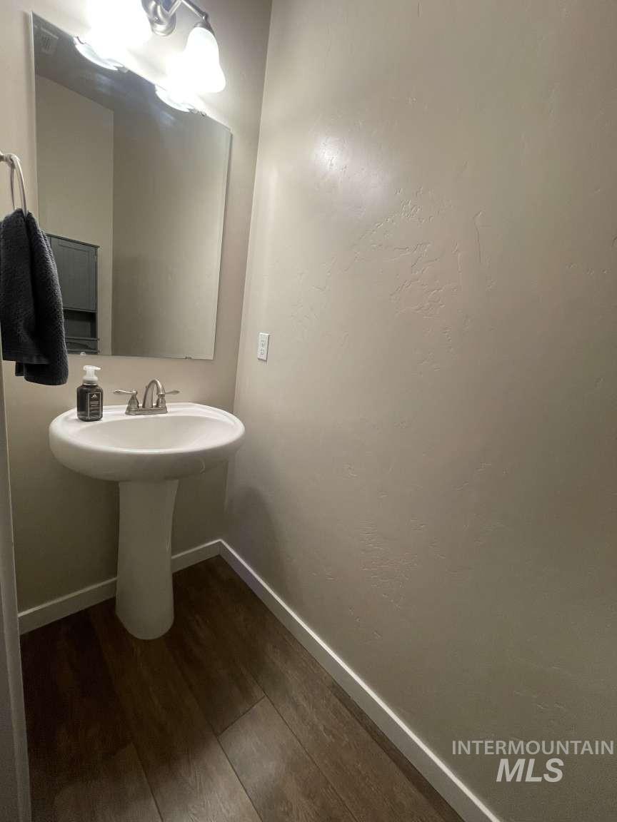 5265 N Diamond Creek Ave, Meridian, Idaho 83646, 4 Bedrooms, 2.5 Bathrooms, Residential For Sale, Price $615,000, 98969661