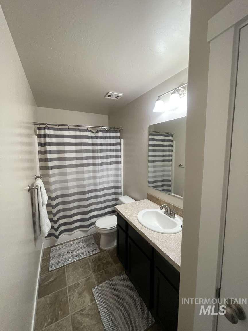 5265 N Diamond Creek Ave, Meridian, Idaho 83646, 4 Bedrooms, 2.5 Bathrooms, Residential For Sale, Price $615,000, 98969661