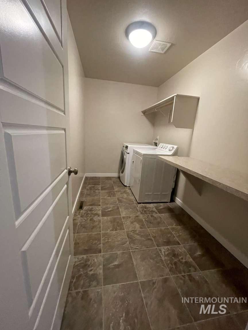 5265 N Diamond Creek Ave, Meridian, Idaho 83646, 4 Bedrooms, 2.5 Bathrooms, Residential For Sale, Price $615,000, 98969661