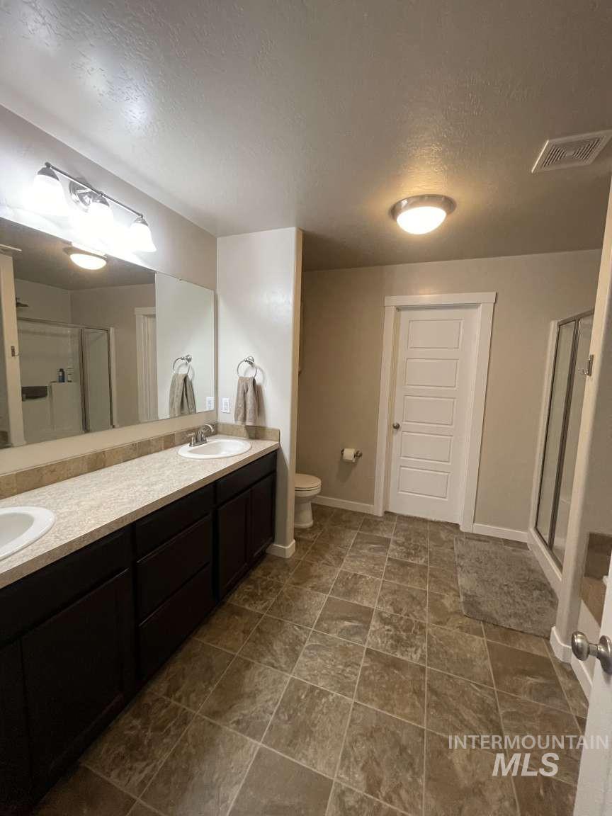 5265 N Diamond Creek Ave, Meridian, Idaho 83646, 4 Bedrooms, 2.5 Bathrooms, Residential For Sale, Price $615,000, 98969661