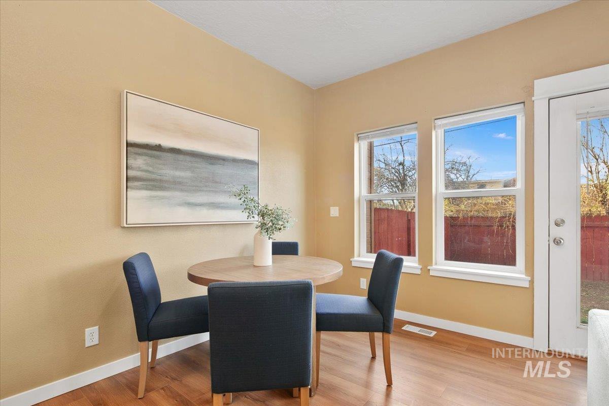 1043 N Clithero Drive, Boise, Idaho 83703, 3 Bedrooms, 2.5 Bathrooms, Residential For Sale, Price $429,900, 98969665