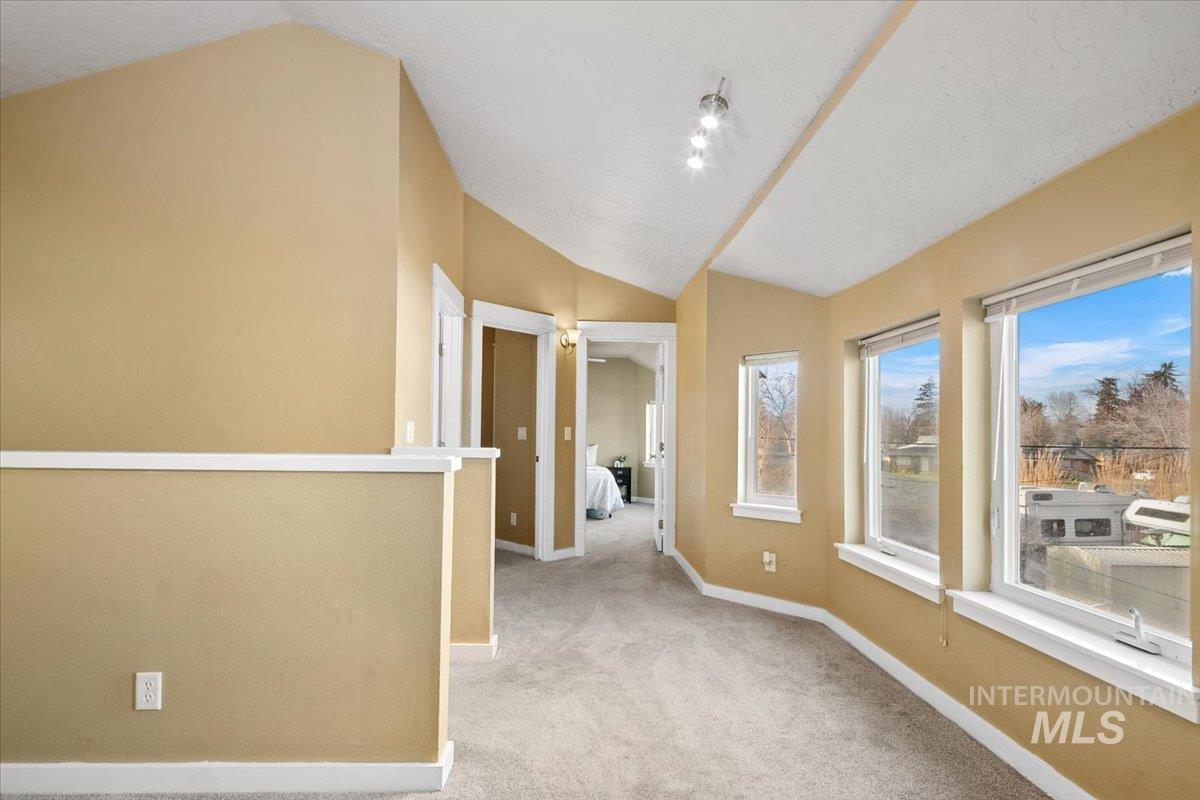 1043 N Clithero Drive, Boise, Idaho 83703, 3 Bedrooms, 2.5 Bathrooms, Residential For Sale, Price $429,900, 98969665