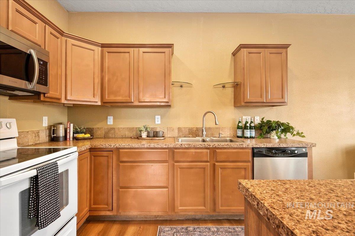 1043 N Clithero Drive, Boise, Idaho 83703, 3 Bedrooms, 2.5 Bathrooms, Residential For Sale, Price $429,900, 98969665