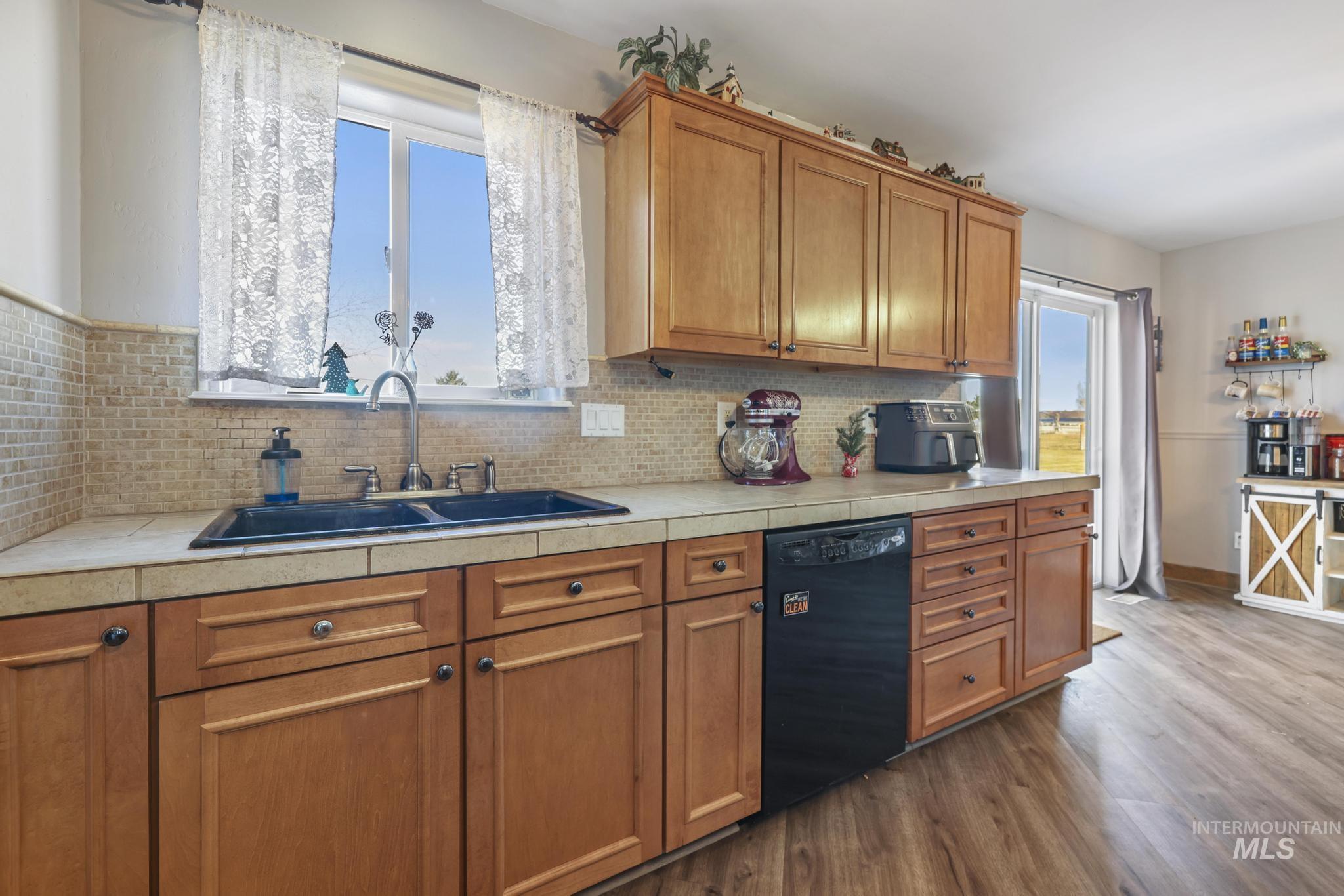 3480 E 3180 N, Kimberly, Idaho 83341, 3 Bedrooms, 2 Bathrooms, Residential For Sale, Price $559,000, 98969674