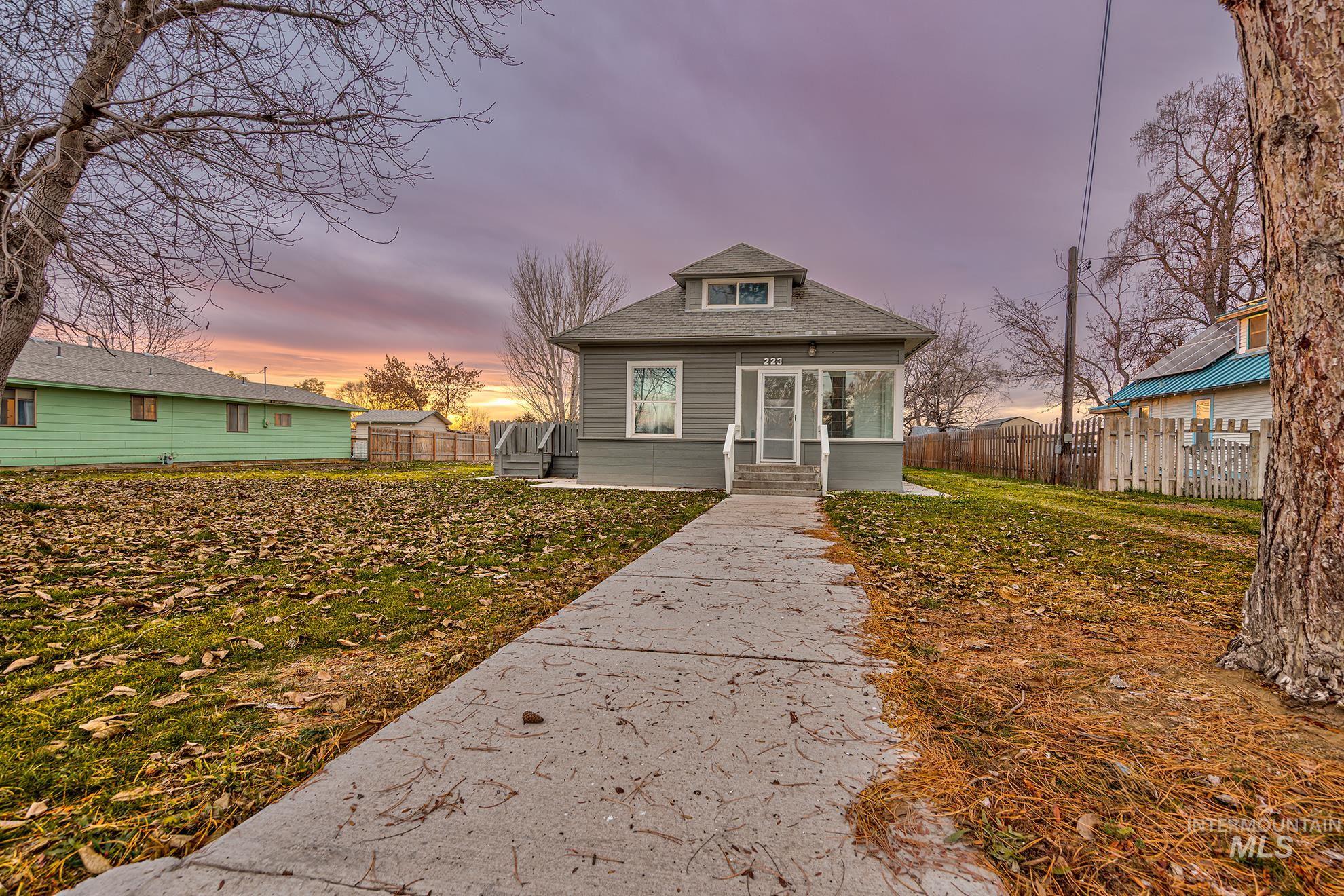 223 W Blvd, New Plymouth, Idaho 83655, 6 Bedrooms, 2 Bathrooms, Residential For Sale, Price $399,000, 98969677