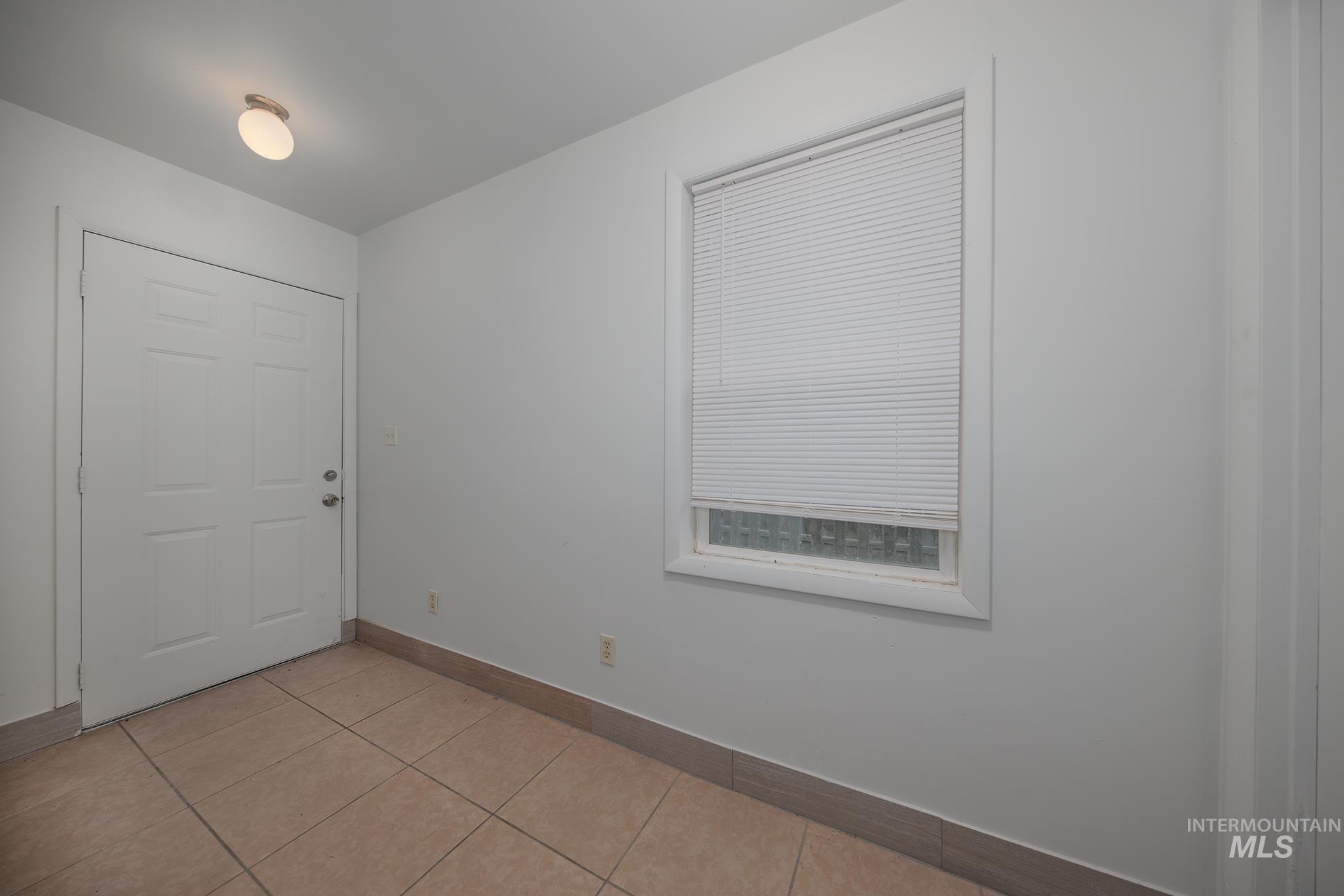 223 W Blvd, New Plymouth, Idaho 83655, 6 Bedrooms, 2 Bathrooms, Residential For Sale, Price $399,000, 98969677