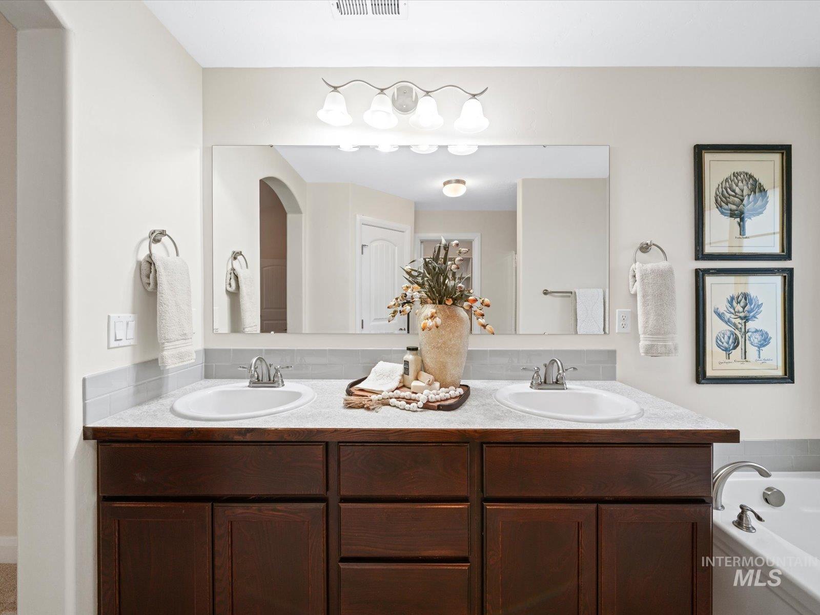 4902 W Torana St, Meridian, Idaho 83646, 3 Bedrooms, 2.5 Bathrooms, Residential For Sale, Price $539,900, 98969679