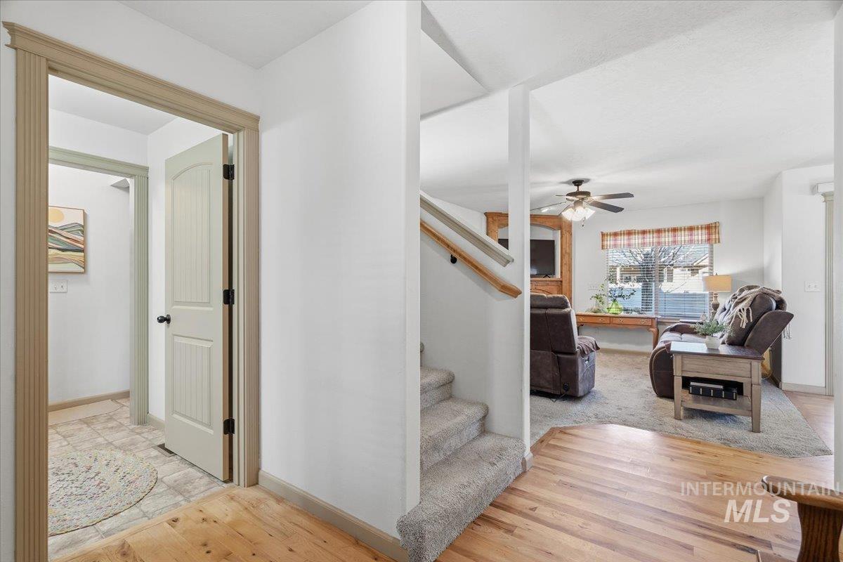 679 N Shadowfox Place, Eagle, Idaho 83616, 3 Bedrooms, 2.5 Bathrooms, Residential For Sale, Price $429,000,MLS 98969684