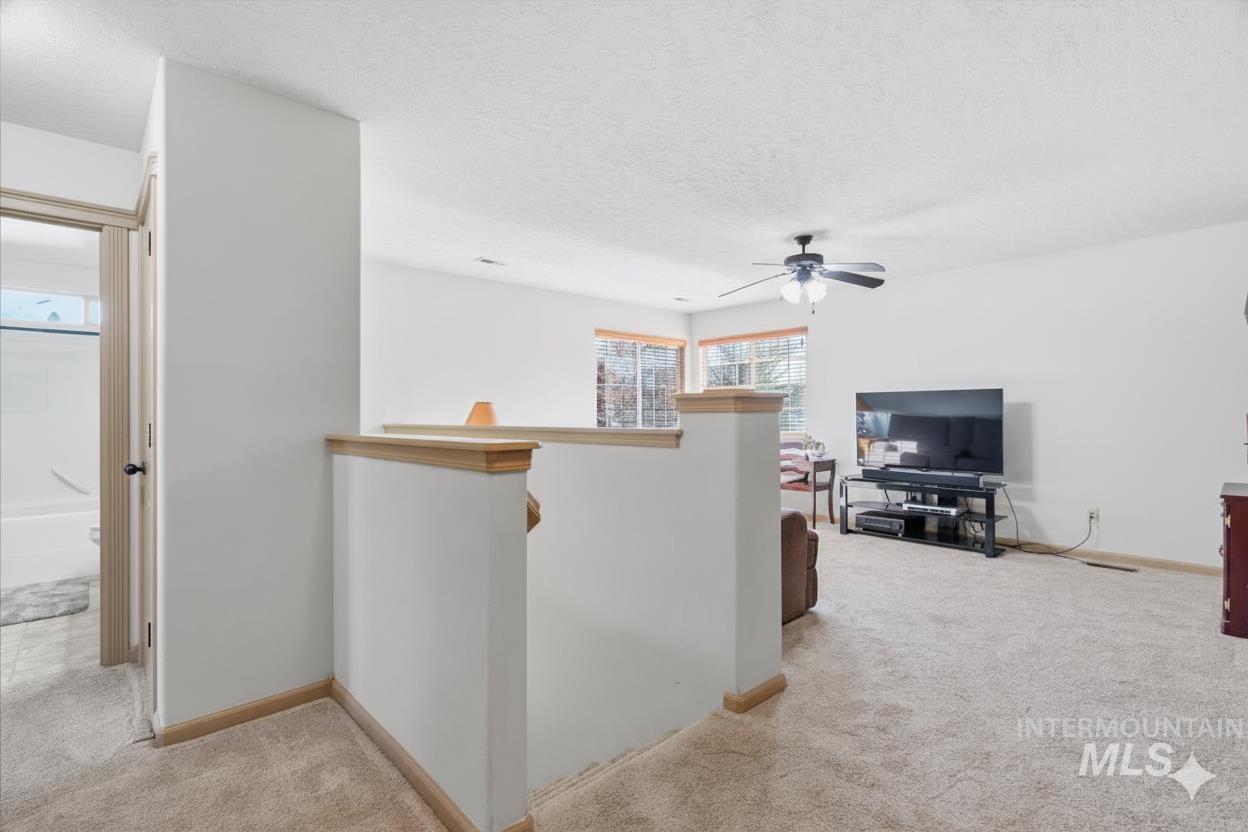 679 N Shadowfox Place, Eagle, Idaho 83616, 3 Bedrooms, 2.5 Bathrooms, Residential For Sale, Price $429,000,MLS 98969684