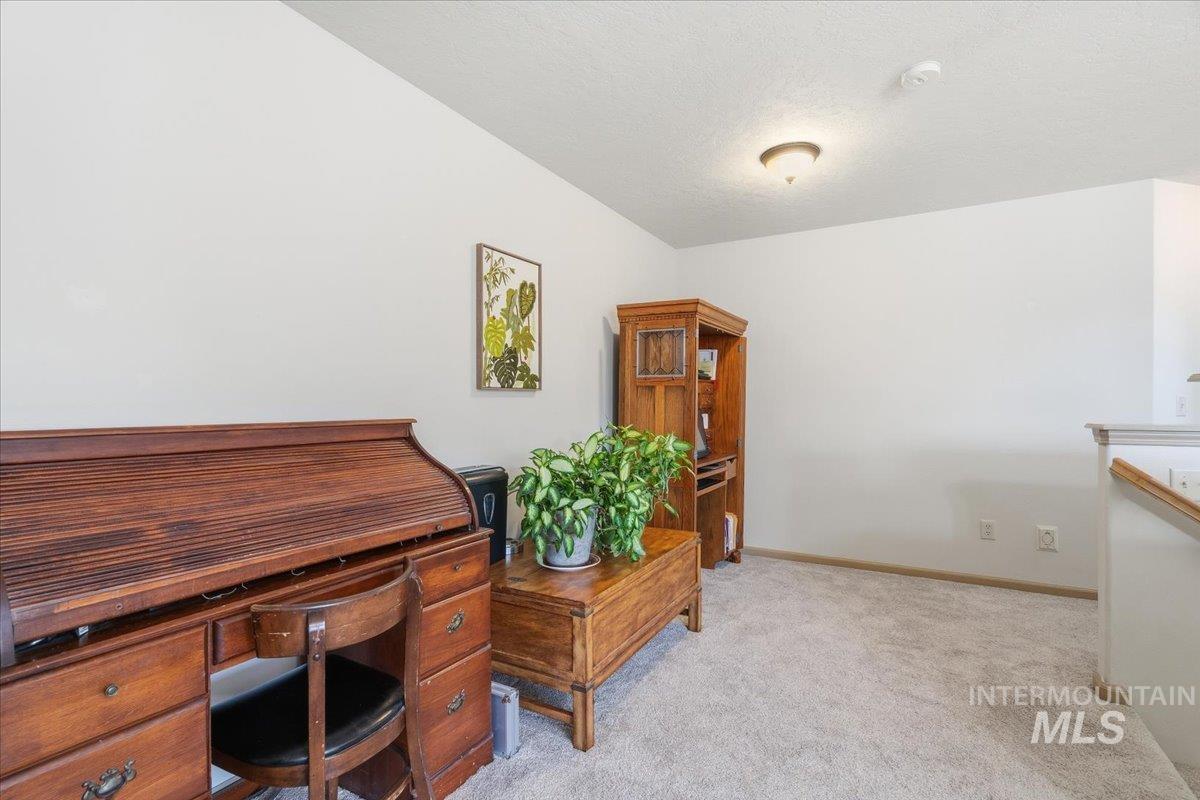 679 N Shadowfox Place, Eagle, Idaho 83616, 3 Bedrooms, 2.5 Bathrooms, Residential For Sale, Price $429,000,MLS 98969684