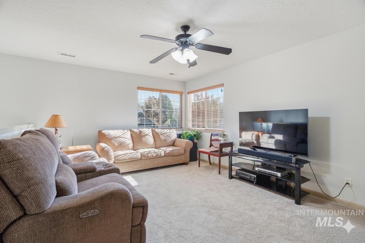 679 N Shadowfox Place, Eagle, Idaho 83616, 3 Bedrooms, 2.5 Bathrooms, Residential For Sale, Price $429,000,MLS 98969684