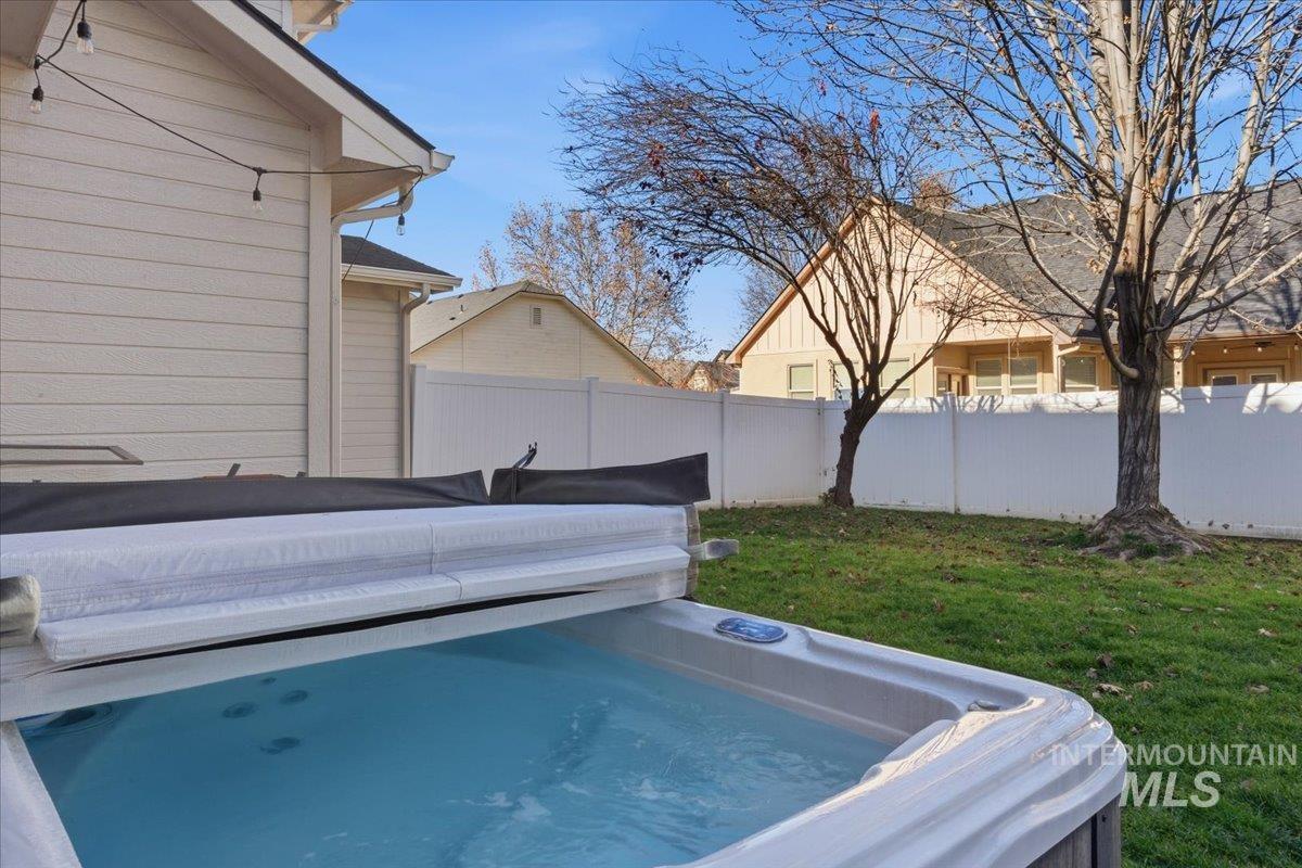 679 N Shadowfox Place, Eagle, Idaho 83616, 3 Bedrooms, 2.5 Bathrooms, Residential For Sale, Price $457,000,MLS 98969684