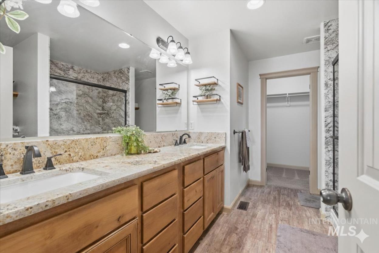 679 N Shadowfox Place, Eagle, Idaho 83616, 3 Bedrooms, 2.5 Bathrooms, Residential For Sale, Price $457,000,MLS 98969684