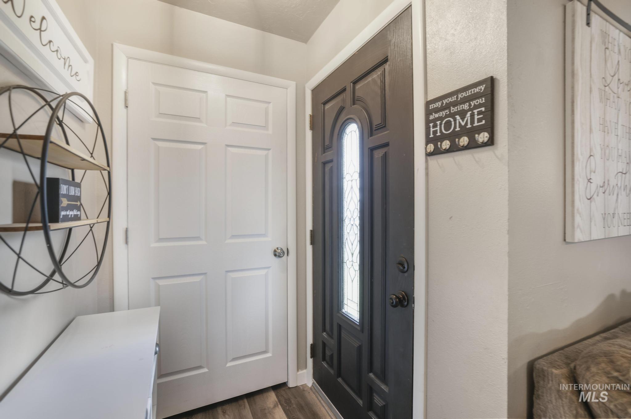 107 Rainbow Circle, Buhl, Idaho 83316, 3 Bedrooms, 2 Bathrooms, Residential For Sale, Price $345,000, 98969685