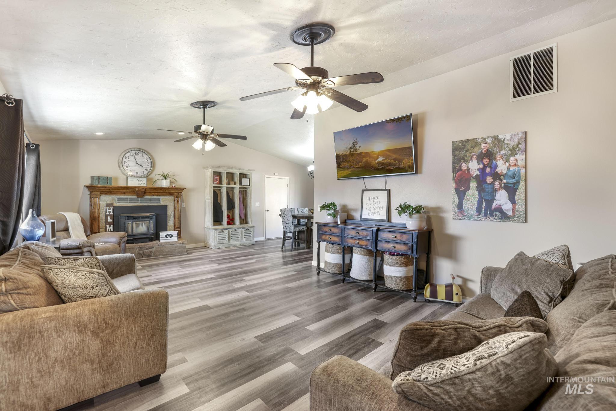 107 Rainbow Circle, Buhl, Idaho 83316, 3 Bedrooms, 2 Bathrooms, Residential For Sale, Price $345,000, 98969685