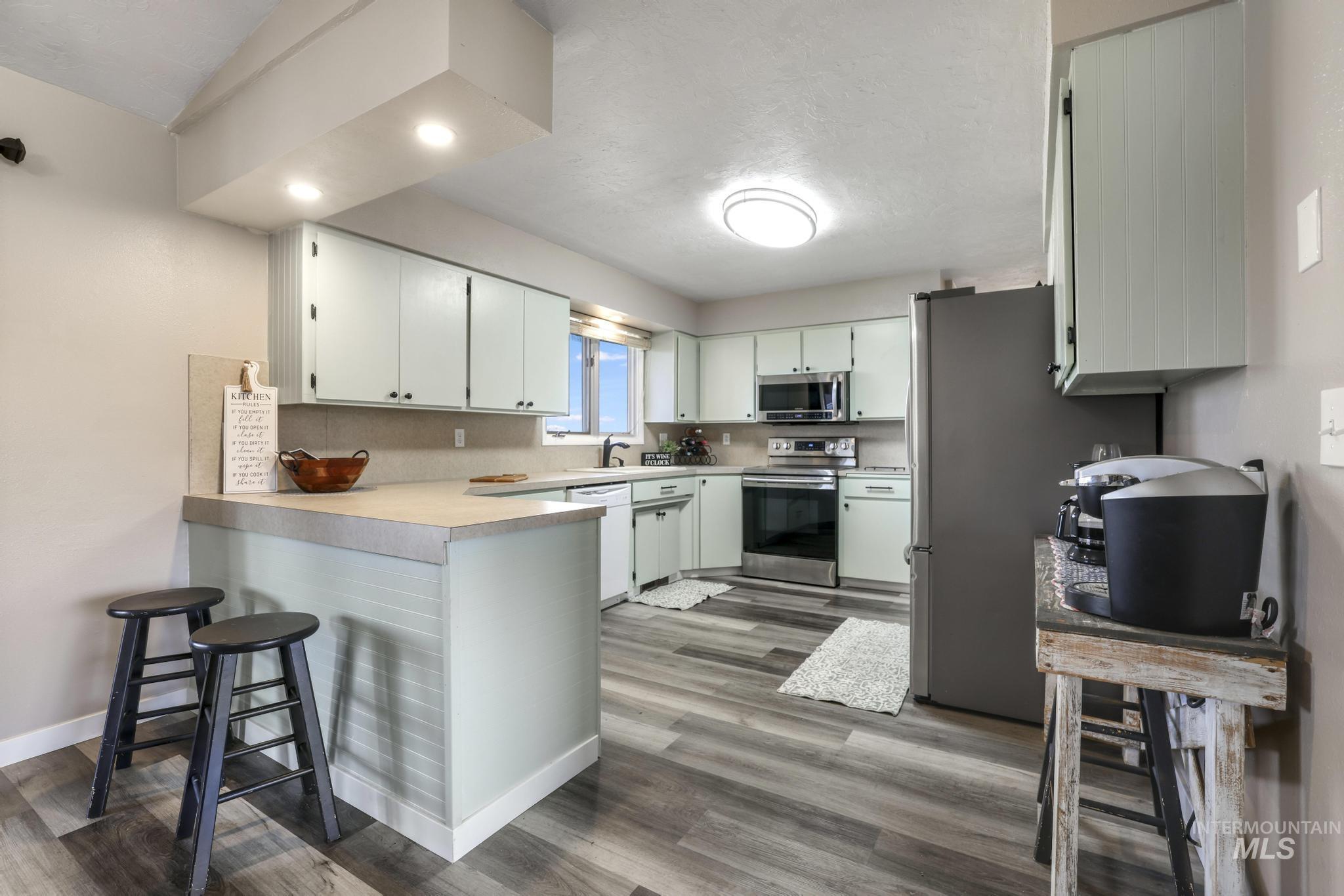 107 Rainbow Circle, Buhl, Idaho 83316, 3 Bedrooms, 2 Bathrooms, Residential For Sale, Price $345,000, 98969685