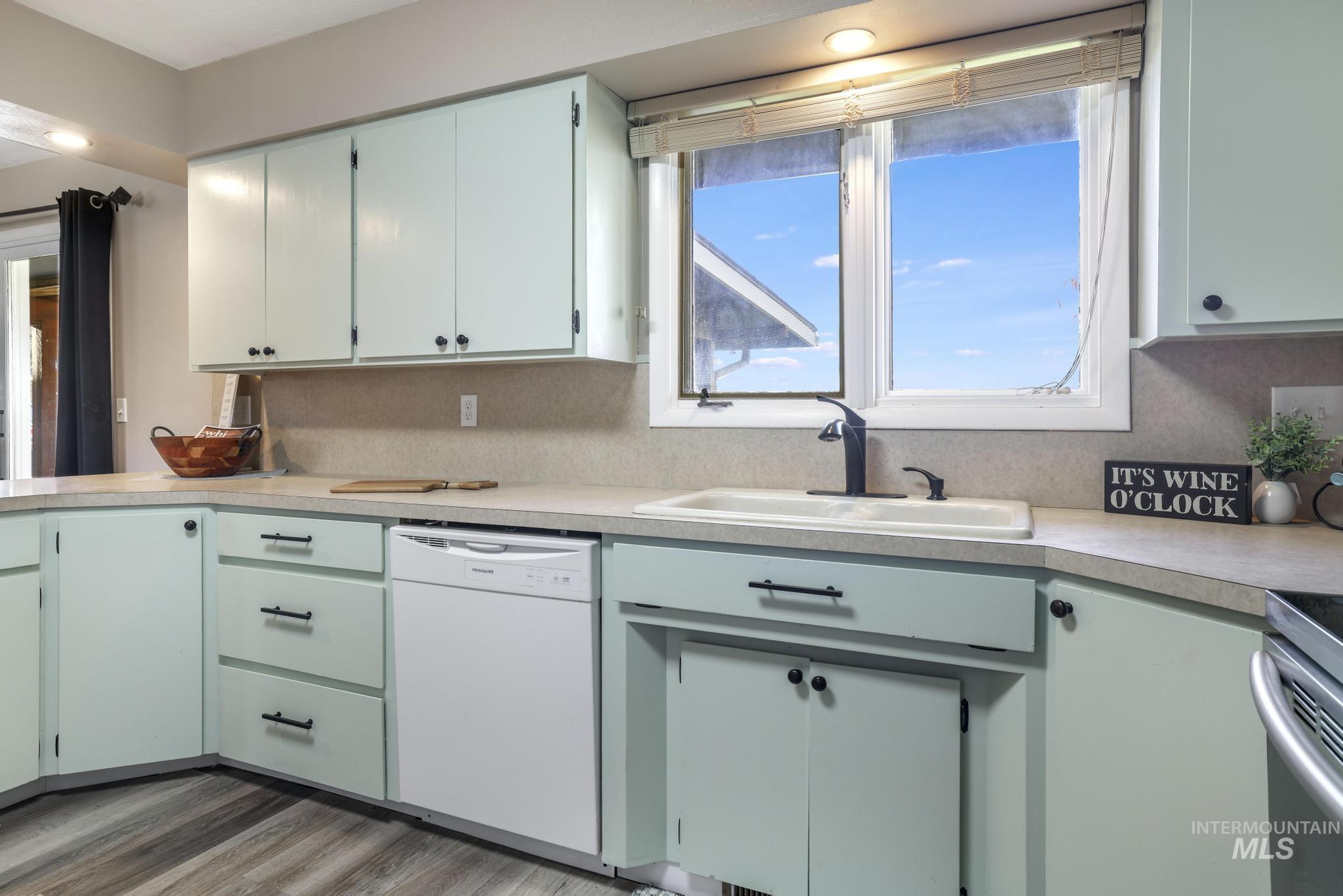 107 Rainbow Circle, Buhl, Idaho 83316, 3 Bedrooms, 2 Bathrooms, Residential For Sale, Price $345,000, 98969685