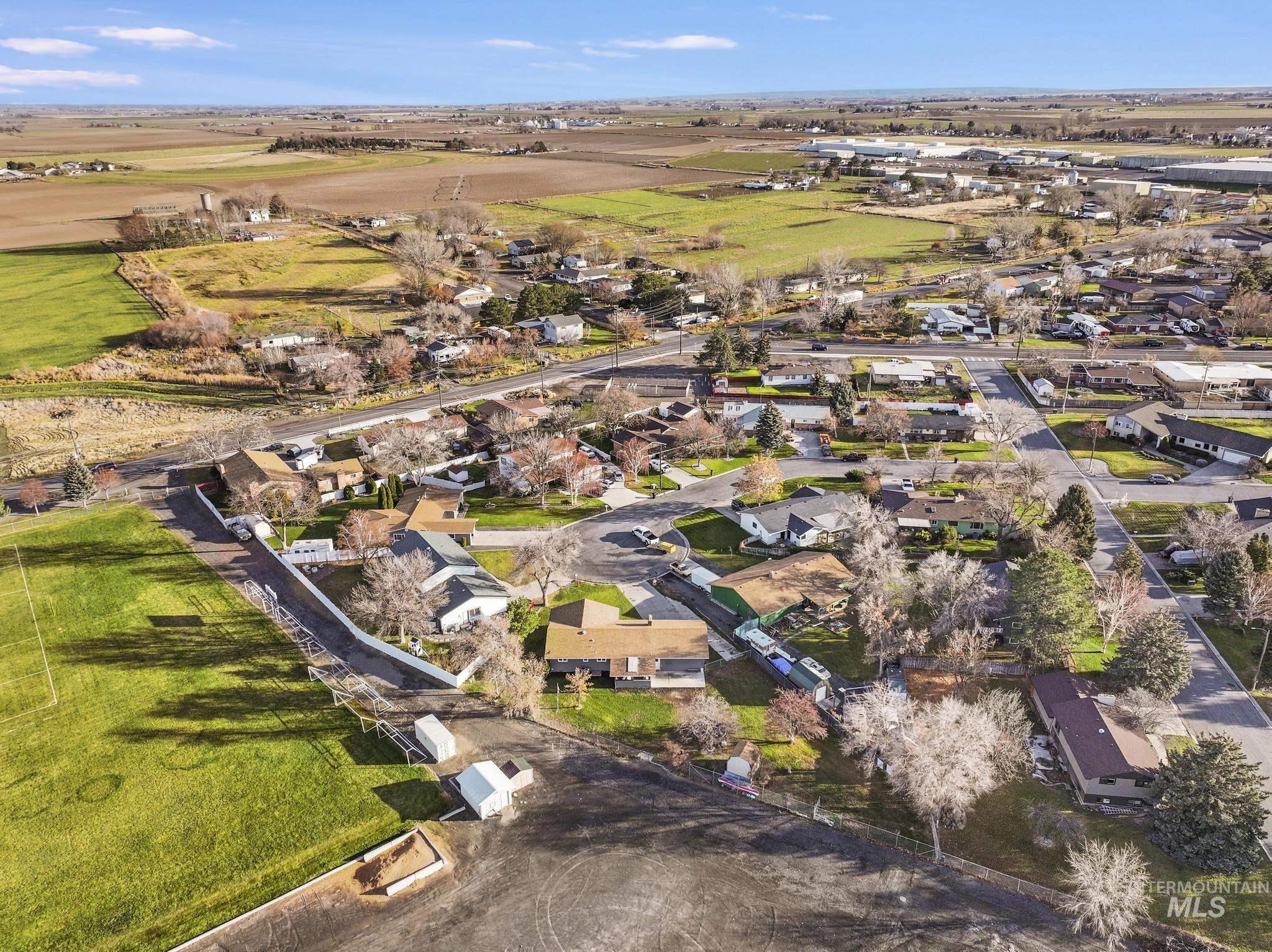 107 Rainbow Circle, Buhl, Idaho 83316, 3 Bedrooms, 2 Bathrooms, Residential For Sale, Price $345,000, 98969685