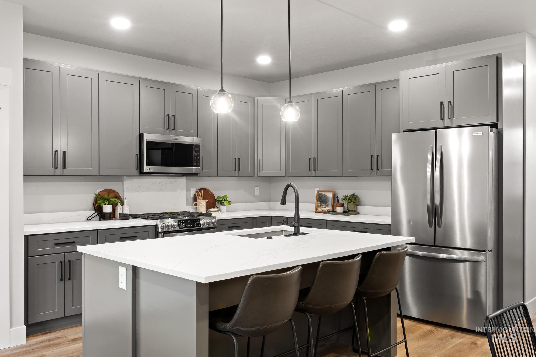 2101 S Pacific St, Boise, Idaho 83705, 4 Bedrooms, 3 Bathrooms, Residential For Sale, Price $589,000,MLS 98969695