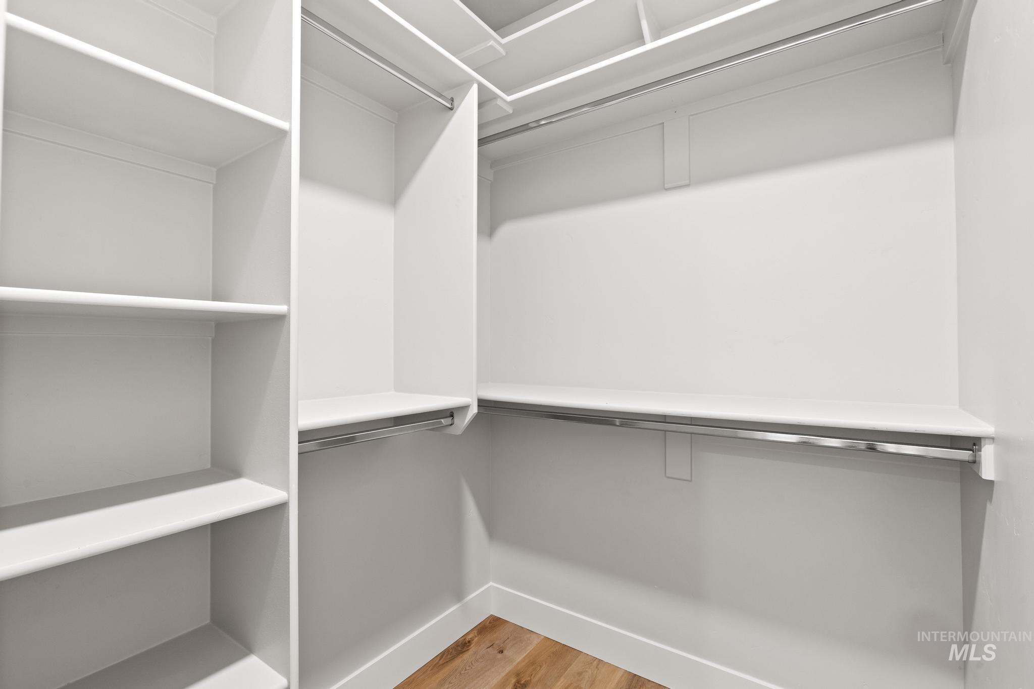 2101 S Pacific St, Boise, Idaho 83705, 4 Bedrooms, 3 Bathrooms, Residential For Sale, Price $589,000,MLS 98969695