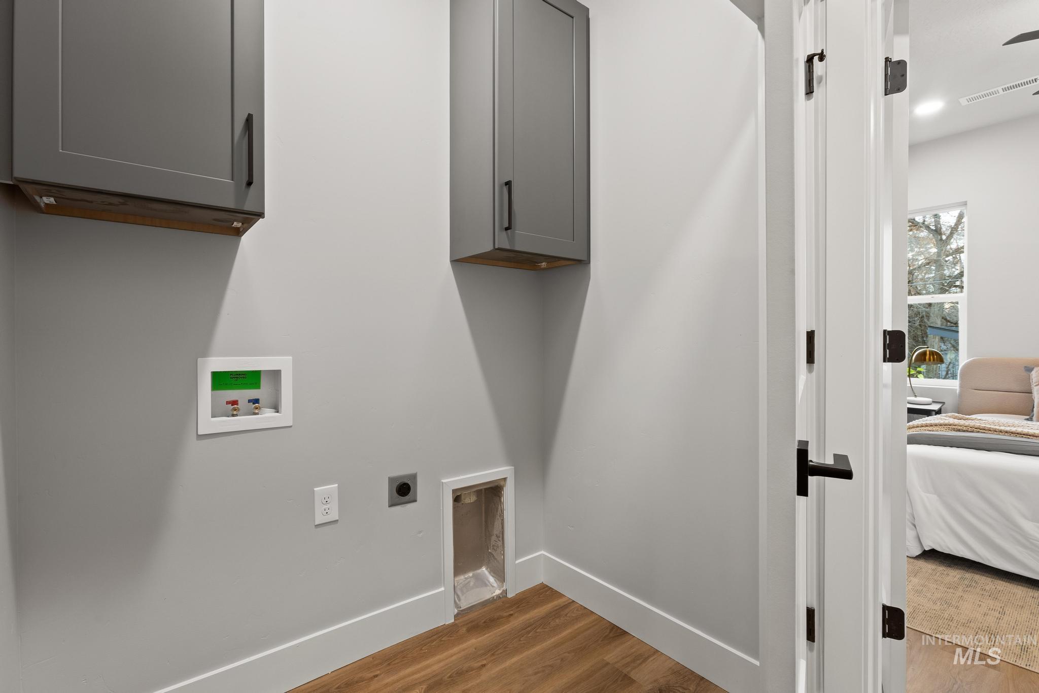 2101 S Pacific St, Boise, Idaho 83705, 4 Bedrooms, 3 Bathrooms, Residential For Sale, Price $589,000,MLS 98969695