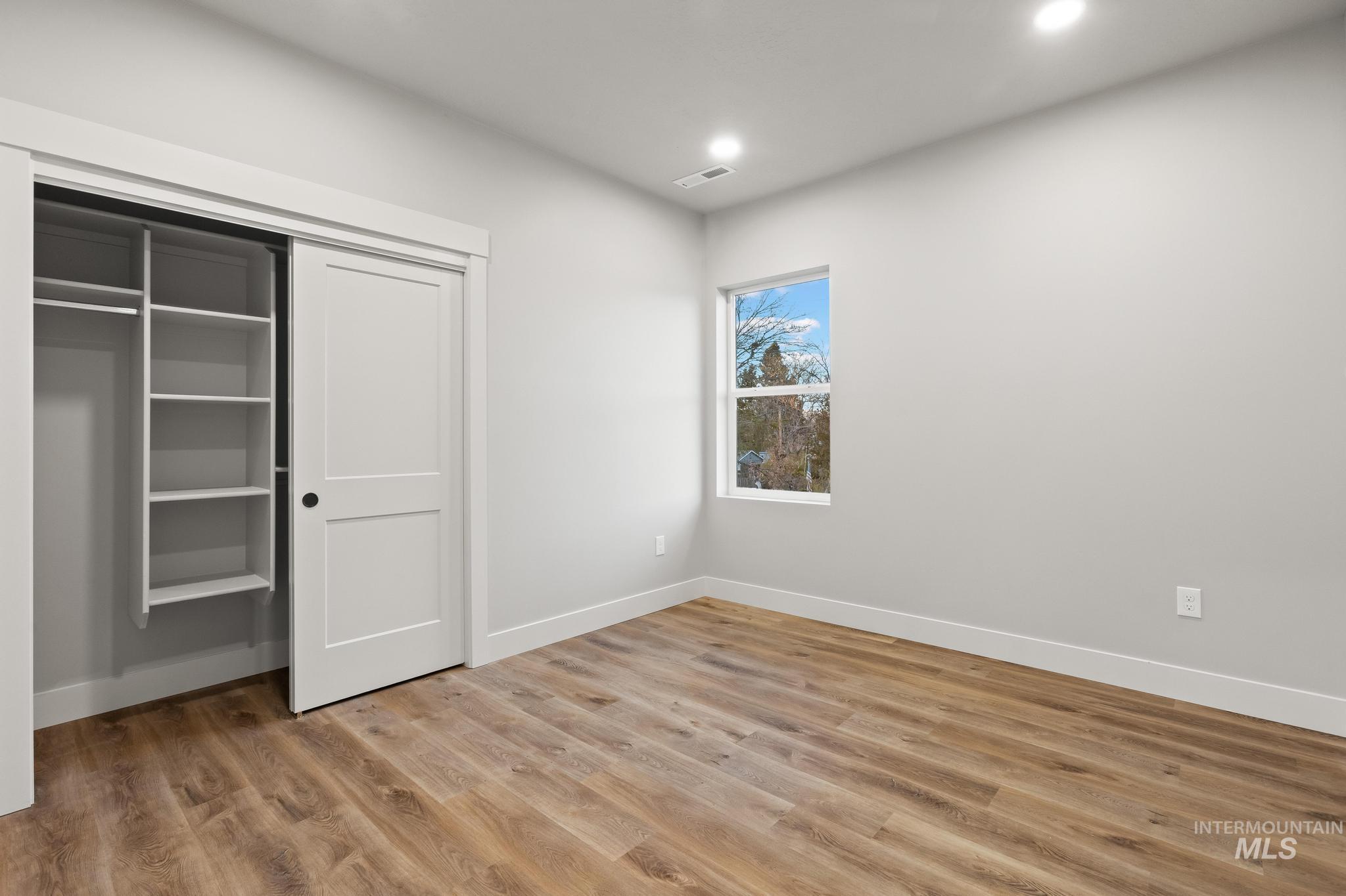 2101 S Pacific St, Boise, Idaho 83705, 4 Bedrooms, 3 Bathrooms, Residential For Sale, Price $589,000,MLS 98969695