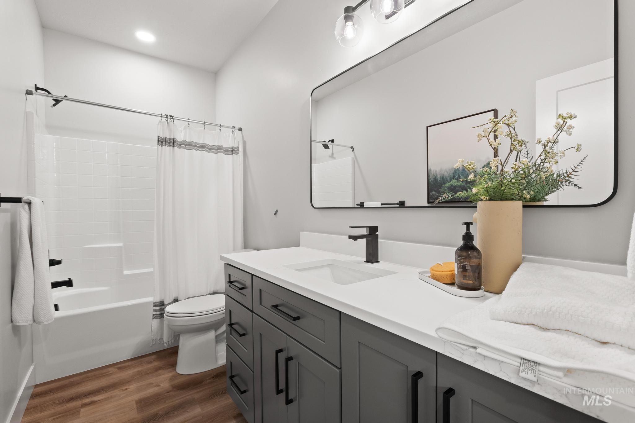 2101 S Pacific St, Boise, Idaho 83705, 4 Bedrooms, 3 Bathrooms, Residential For Sale, Price $589,000,MLS 98969695