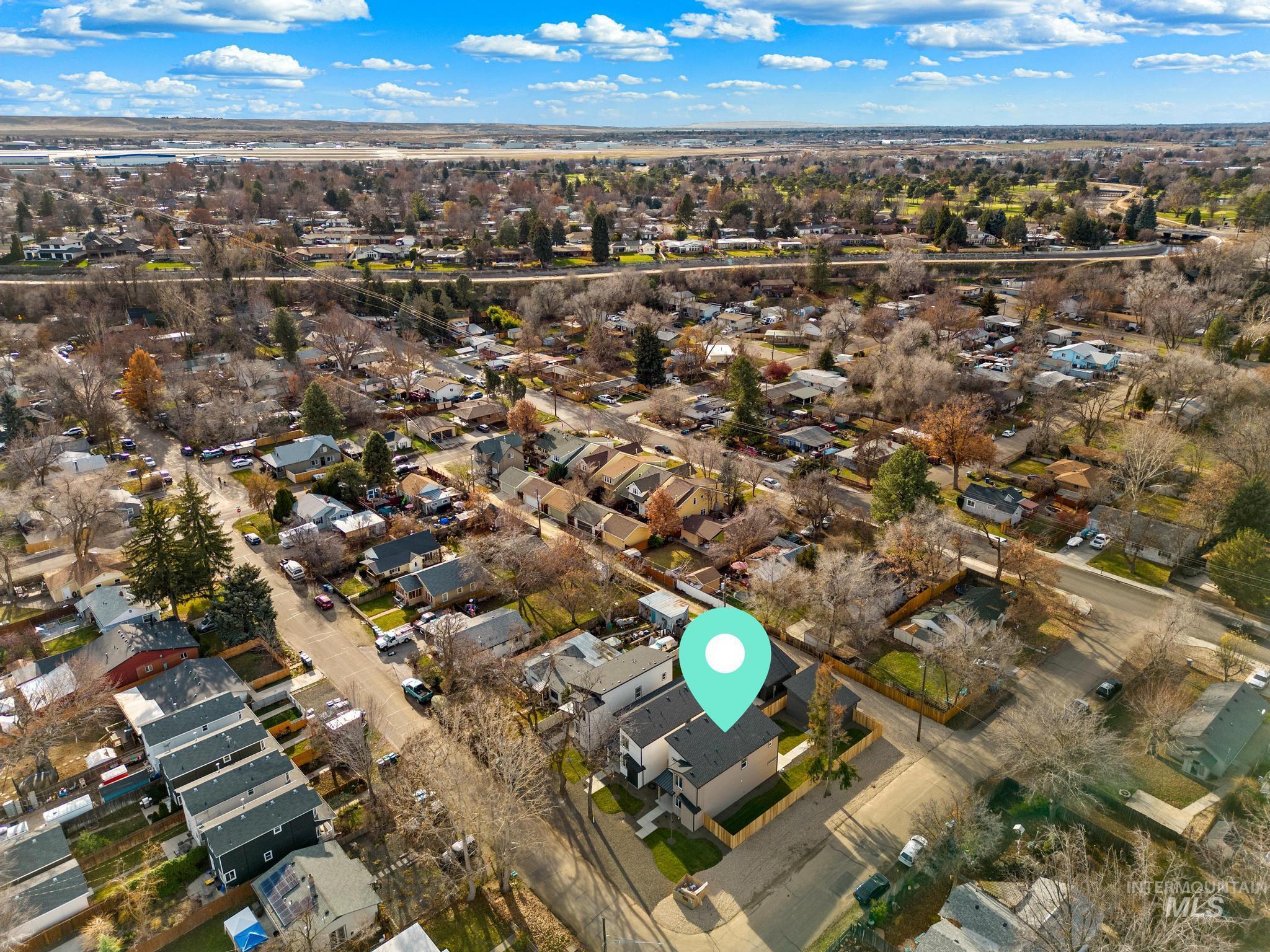 2101 S Pacific St, Boise, Idaho 83705, 4 Bedrooms, 3 Bathrooms, Residential For Sale, Price $589,000,MLS 98969695